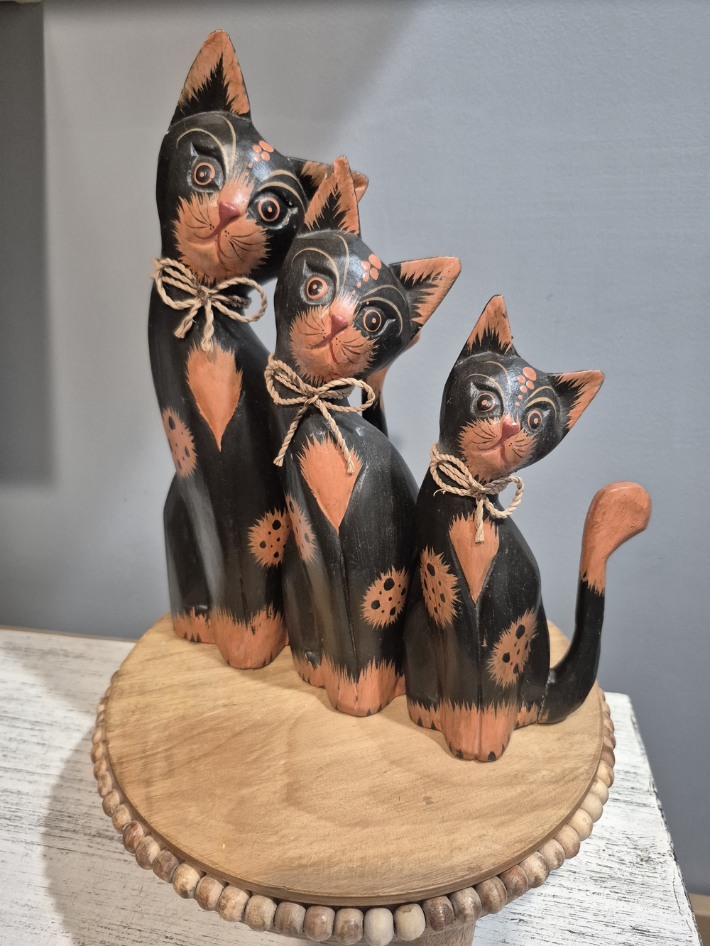Vintage Hand Painted Wood Cat Trio Large To Small Black Orange Shelf Decor